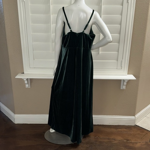 BIRDY GREY Ash Dress Velvet Emerald - Picture 7 of 11